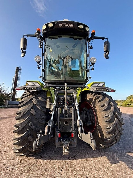 CLAAS Xerion 5000 Trac VC 2 of 24