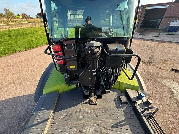 CLAAS Xerion 5000 Trac VC 16 of 24