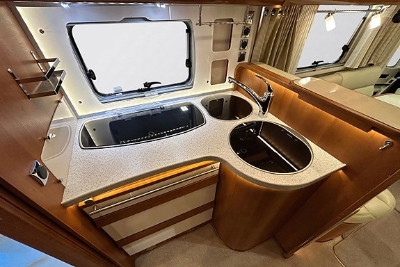 Rapido S10 10000 177HK AUTOMAT QUEENBED ALDE 6-SITS DRAGKROK 17 of 30