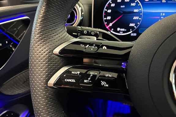 Mercedes-Benz C300 e 24 of 26