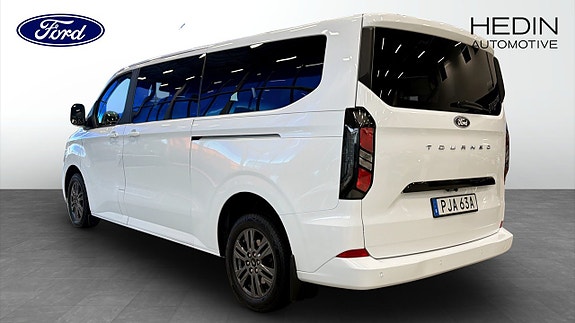 Ford Custom Tourneo 2 of 9