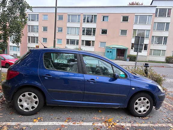 Peugeot 307 2 of 4