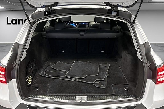 Mercedes-Benz E 220 d 14 of 17