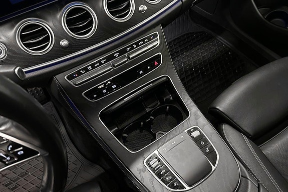 Mercedes-Benz E 220 d 12 of 17