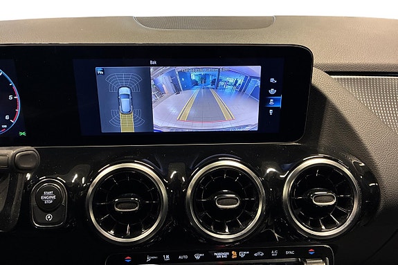 Mercedes-Benz GLA 200 19 of 23