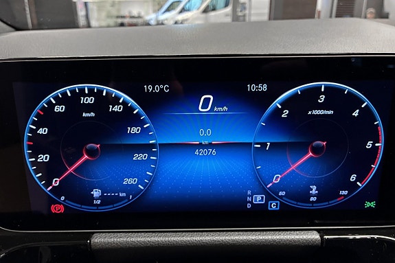 Mercedes-Benz GLA 200 12 of 23