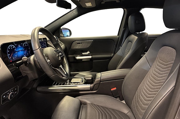 Mercedes-Benz GLA 200 14 of 23