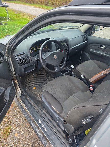 Fiat Strada 4 of 4