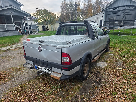Fiat Strada 3 of 4