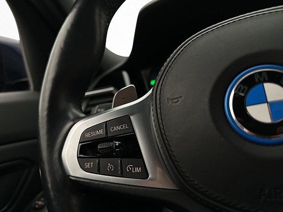 BMW 330e 13 of 30