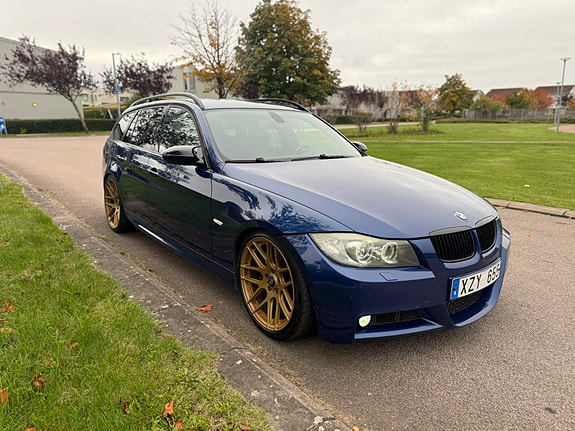 BMW 335i 2 of 6