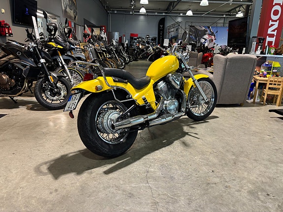 Honda VT600C Shadow 3 of 12