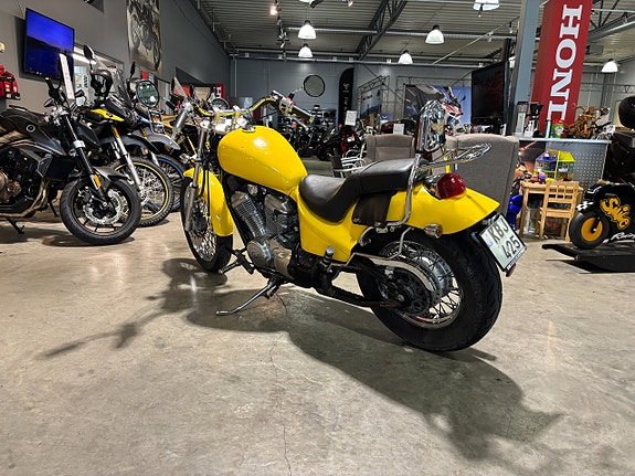 Honda VT600C Shadow 4 of 12