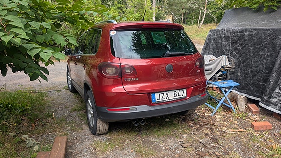 Volkswagen Tiguan 2 of 7