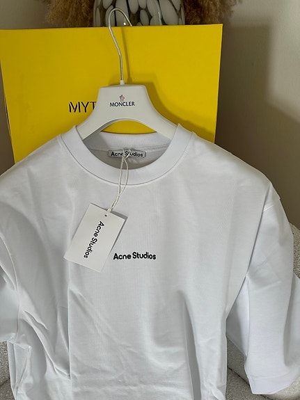 Acne studios
