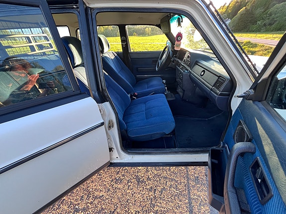 Volvo 245 7 of 14
