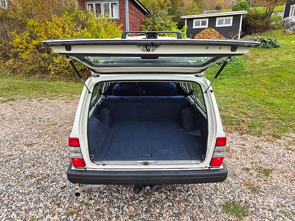 Volvo 245 11 of 14