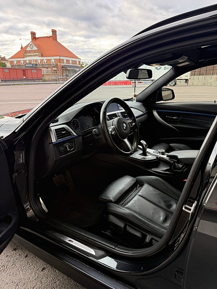 BMW 340i 5 of 6