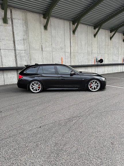 BMW 340i 2 of 6