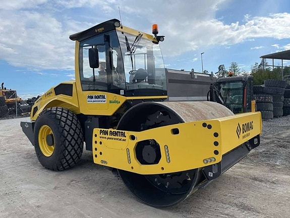 Bomag BW213D-5 Uthyres/For Rental 2 of 3