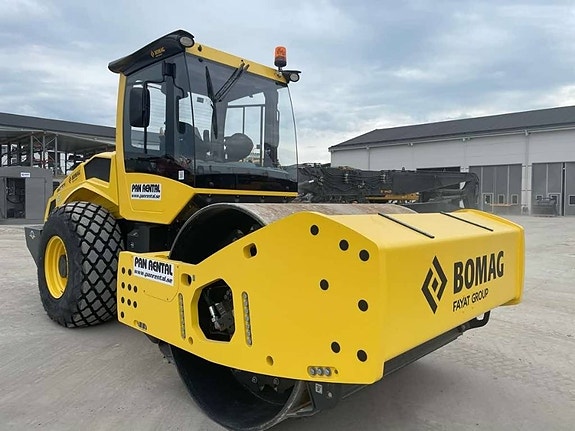 Bomag BW216D-5 Uthyres/For Rental 2 of 2