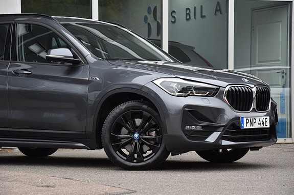 BMW X1 3 of 22