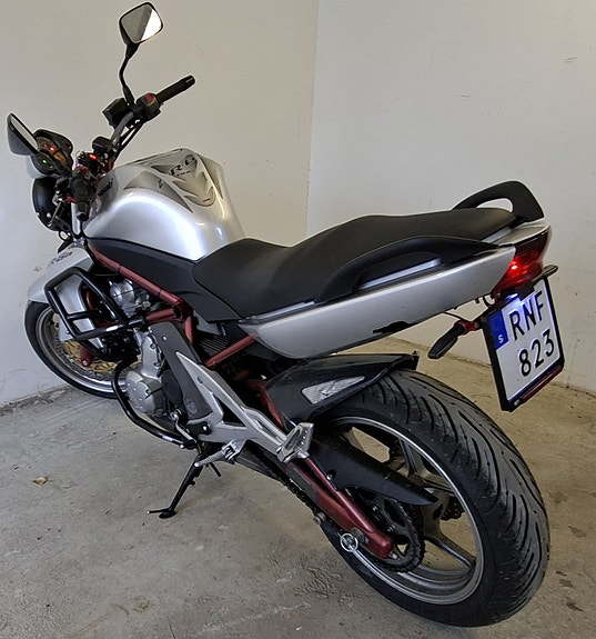 Kawasaki Ninja ER-6n 3 of 6