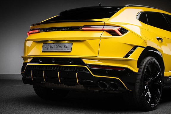 Lamborghini Urus 8 of 26