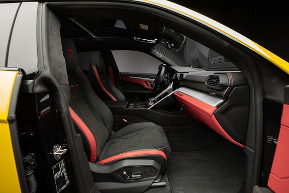 Lamborghini Urus 21 of 26