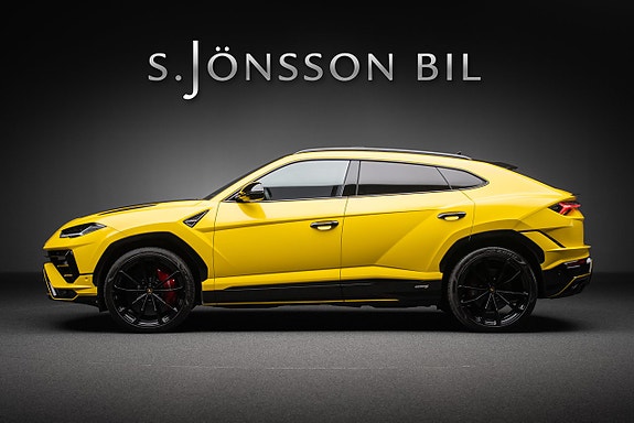 Lamborghini Urus 3 of 26