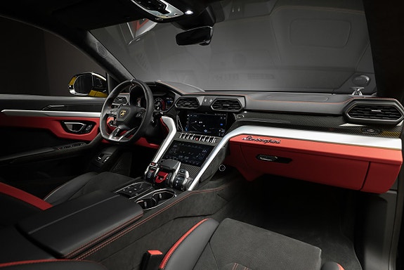 Lamborghini Urus 17 of 26