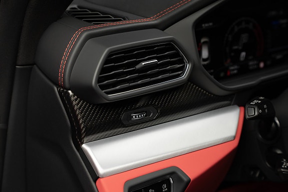 Lamborghini Urus 13 of 26