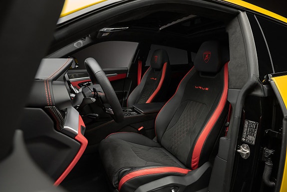 Lamborghini Urus 10 of 26