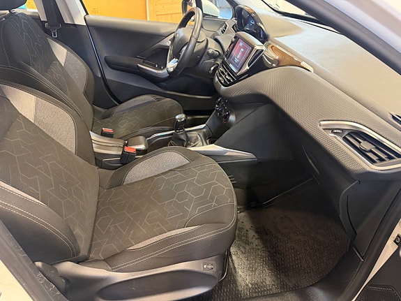 Peugeot 2008 9 of 15