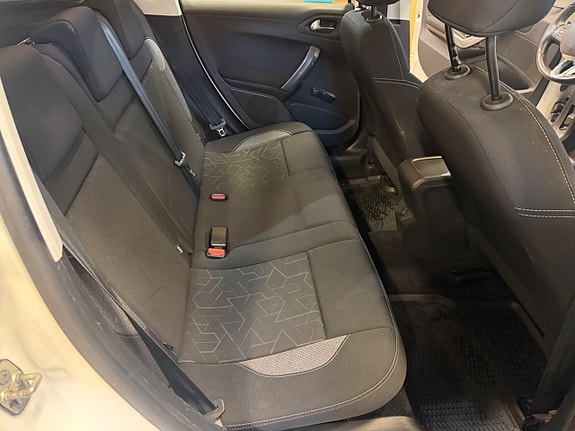 Peugeot 2008 14 of 15