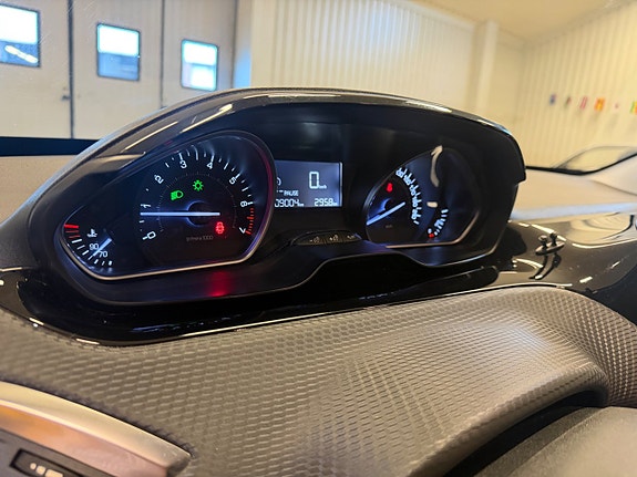 Peugeot 2008 10 of 15