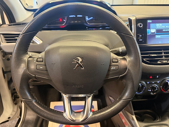 Peugeot 2008 12 of 15