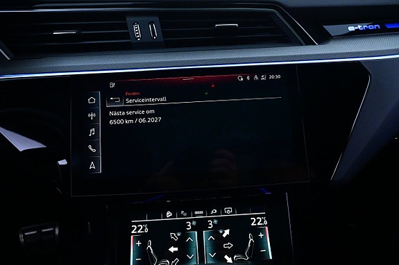 Audi Q8 e-tron 23 of 27