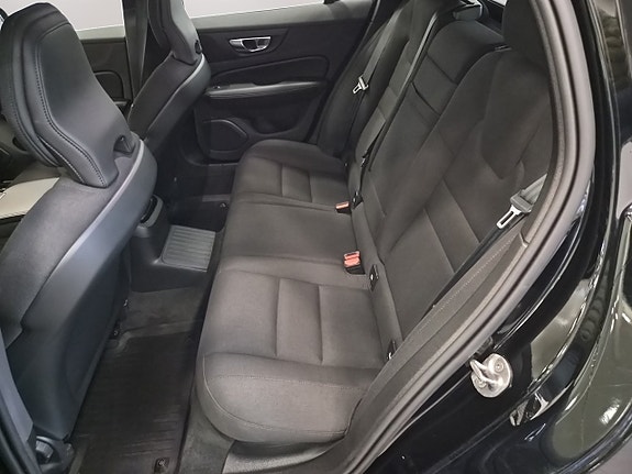 Volvo V60 17 of 21