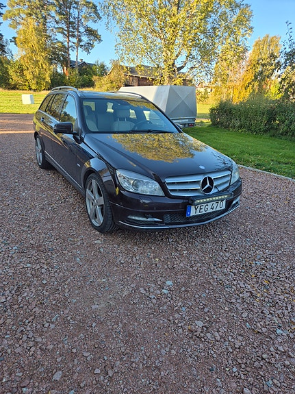 Mercedes-Benz C 250 3 of 3