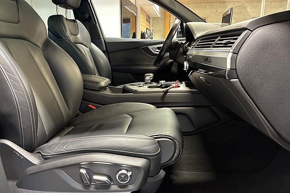 Audi Q7 25 of 27