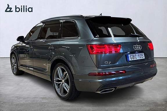 Audi Q7 2 of 27