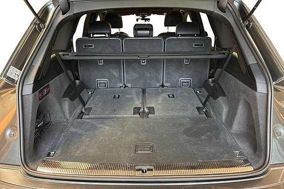 Audi Q7 9 of 27