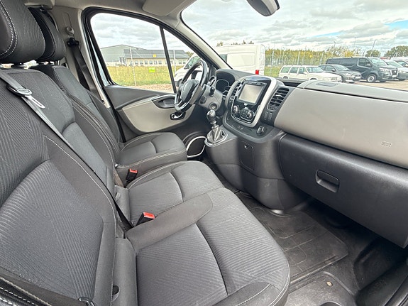 Renault Trafic 6 of 8