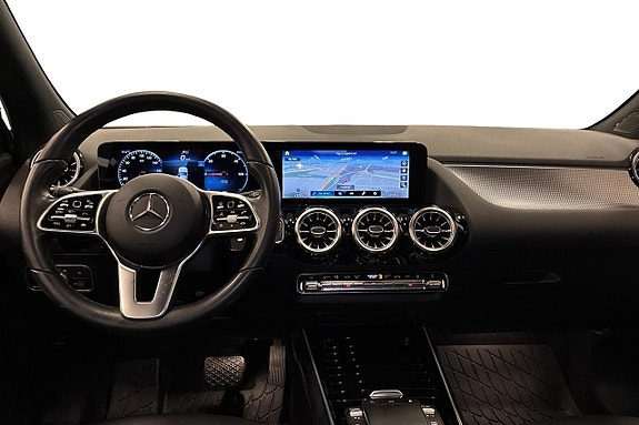 Mercedes-Benz EQA300 8 of 26