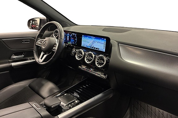 Mercedes-Benz EQA300 10 of 26