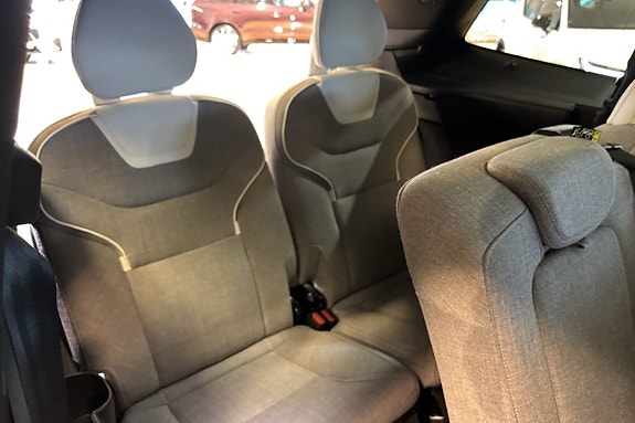 Volvo EX90 14 of 28