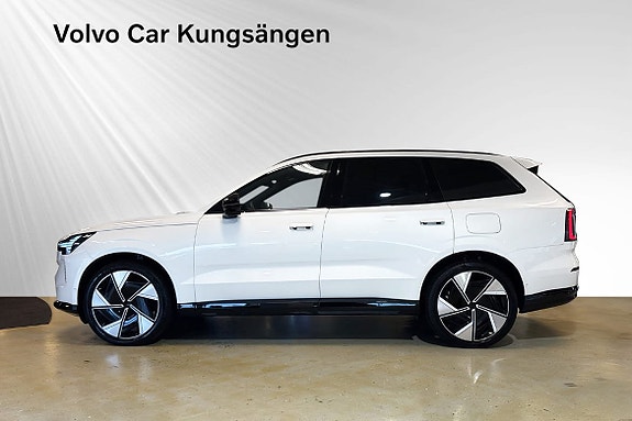 Volvo EX90 3 of 28