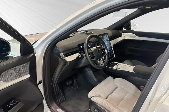 Volvo EX90 7 of 28