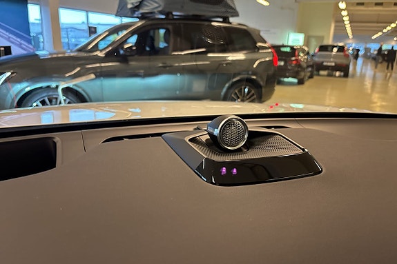 Volvo EX90 27 of 28